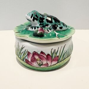 VTG Frog Lily Pad Trinket Box Ceramic Lotus Flower